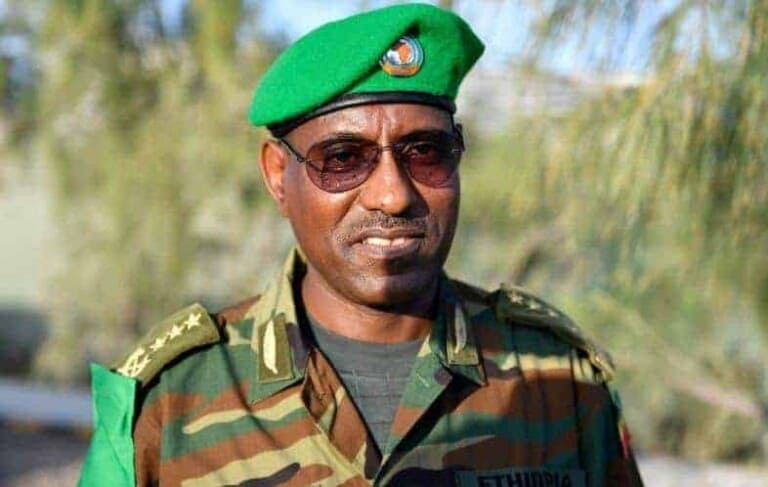 Xaalad soo dhex gashay Ciidamada Kenya & Itoobiya ee ku sugan Kismaayo iyo Taliyaha AMISOM oo ku sii jeeda