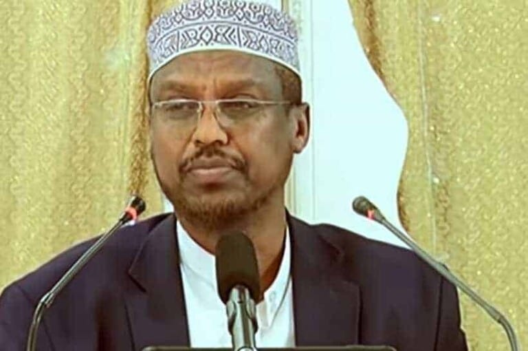 Dabaaldega Ciidaha Gaalada sida Chrismas-ka iyo Shareecada Islaamka [Daawo Sh. Mustafe Xaaji Ismaaciil]