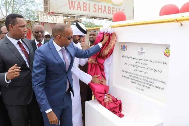 Dhismaha Wadooyin ay maalgelineyso Dowladda Qatar oo 15 Bilood ka dib la dhagax dhigay ]Sawirro]