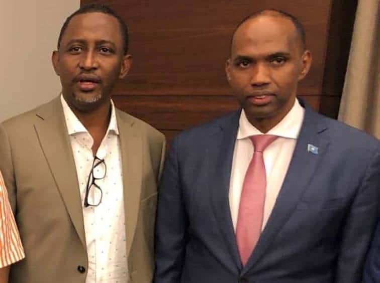 Xildhibaan u dhow Madaxweyne Farmaajo oo Digniin & talo u diray Ra’iisal wasaare Kheyre [Safarka Kismaayo]