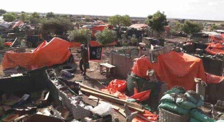 Alshabab oo soo bandhigtay muuuqaalka Saldhiga Faxfaxdhuun ee ay kala wareegtay Ciidamada Kenya [Sawirro]