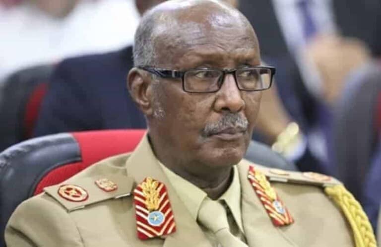 Gen. Indha-qarshe: “Waxaan kula talinayaa Madaxweynaha inaan dhowr bilood kadib la bedelin Taliyaha Ciidanka..”