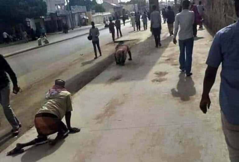 Wadooyinka Muqdisho oo loo waayey xal aan ahayn in la xiro [Dadweynaha oo maalintii 2aad lugeynaya- Sawirro]