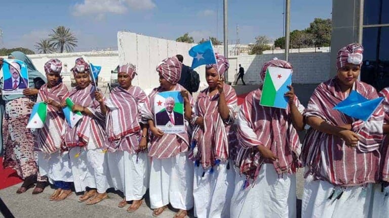 Wadooyinka Muqdisho oo la xiray & Qabanqaabada Soo-dhoweynta Madaxweynaha Jabuuti oo… [Sawirro]