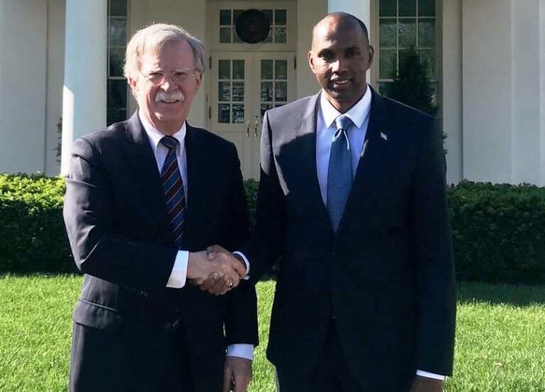 Maxay ka wadahadleen Ra’iisal Wasaare Kheyre & La-taliyaha madaxweyne Donald Trump?(Sawirro)