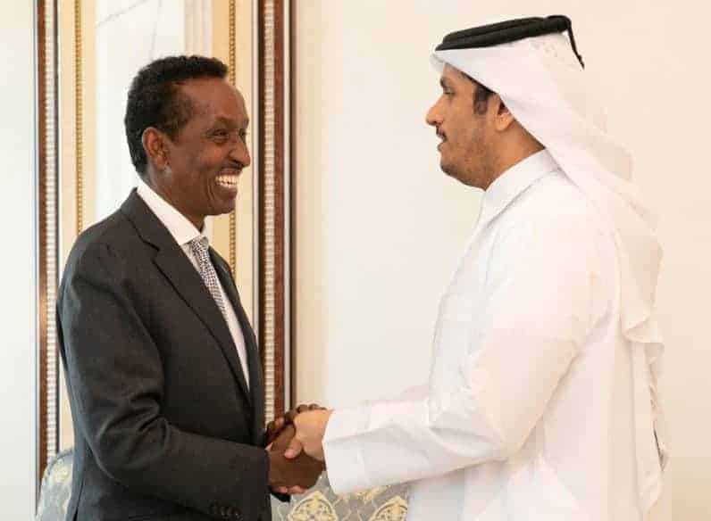 Cawad-Qatar Wasiirka Arrimaha dibadda Soomaaliya Axmed Ciise Cawad iyo dhigiisa Qatar