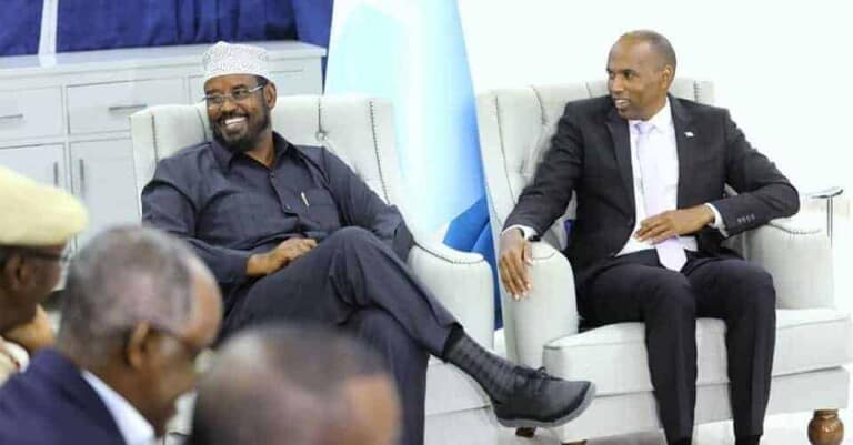 Axmed Madoobe oo kasoo muuqday xaflad loogu sameeyay Xafiiska Ra’iisal Wasaraha. [Sawirro]