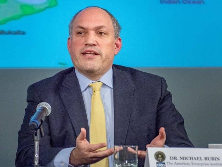 KASHIFAAD: Maxaa ka jira 10-ka Su’aal ee Kheyre lagu weydiinayo Mareykanka.? Yaase qoray Warka?