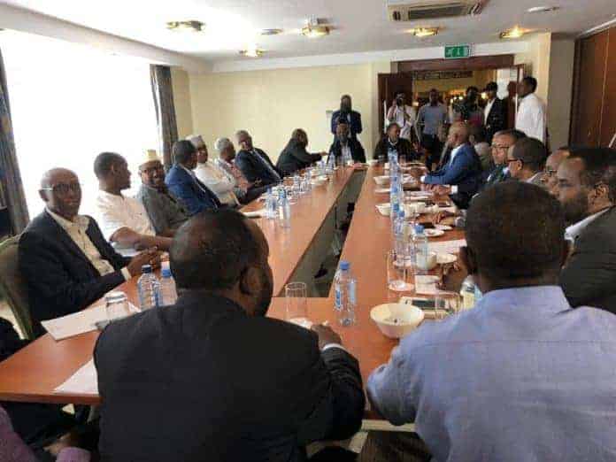 Siyaasiyiin & Xildhibaano ka horjeeda Madaxweyne Farmajo oo Shir uga furmay Nairobi (Sawirro)