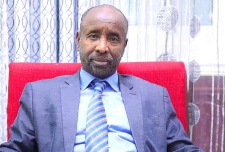 XOG: Madaxweyne Farmaajo iyo Agaasimihiisii Madaxtooyada oo caro ku kala tegay (Akhriso Faahfaahin)