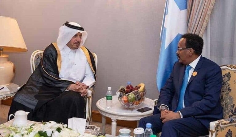 Dowladda Qatar miyaa bixineysa Lacag ay Madaxda Dowladda Somalia u adeegsadaan Jubbaland & Galmudug..?