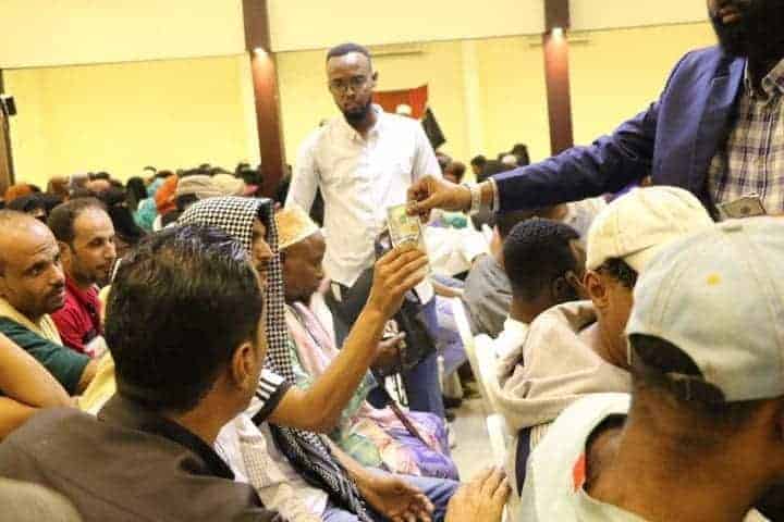 Hormuud Foundation oo Lacag u qeybisay 300 Qoysas ka tirsan jaaliyadda Yeman