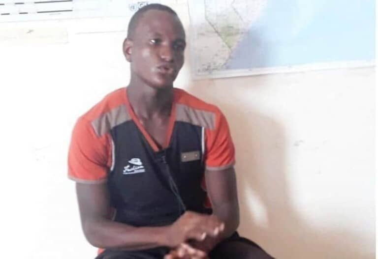 Sarkaal ka tirsan Sirdoonka Alshabab. oo lagu soo bandhigay Kismaayo [Ma la qabtay mise waa baxsad? -DAAWO]