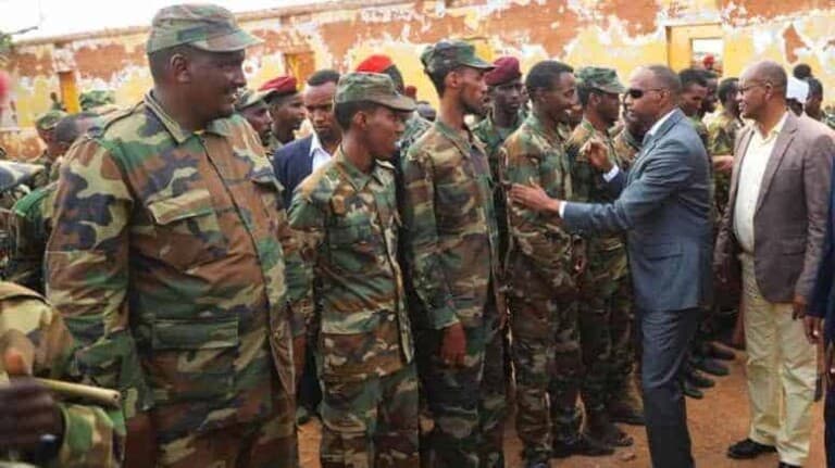 Kheyre oo Ciidamadii Ahlu-Suna u sheegay inay ka Amar qaataan Madaxweyne Farmaajo