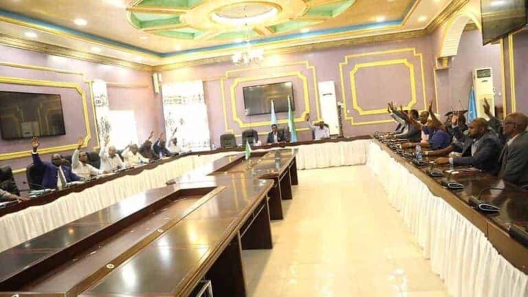 Jubbaland oo Mas’uuliyiinta Dowladda Somalia ka mamnuucday Kismayo, xiriirkana u jartay