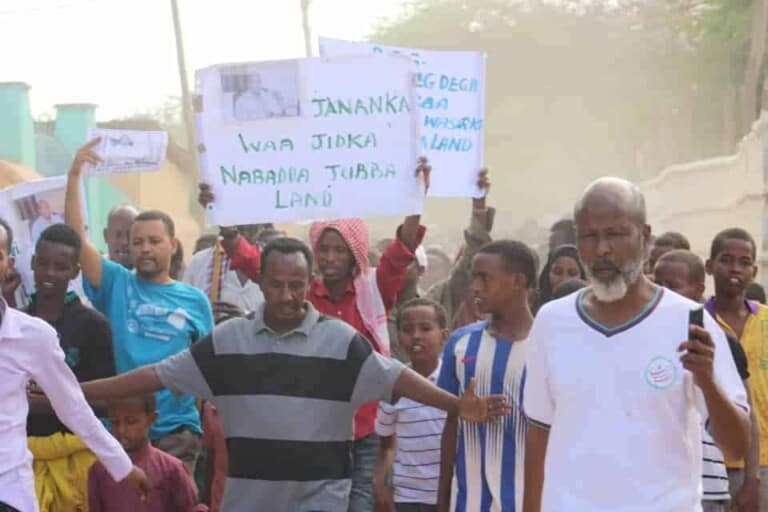 Bannaanbax looga horjeedo Dowladda Somalia  xariga C/rashiid Janan oo ka socda Degmooyin ka tirsan Gedo