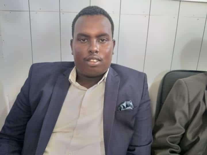 Guddoomiyaha Degmada Warsheekh oo dhaawacay Xubin ka mida Golaha Degaankiisa..