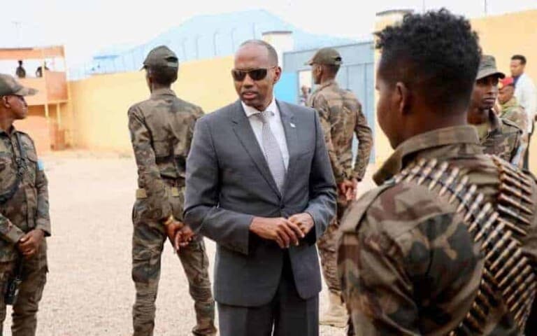 Ra’iisal wasaare Kheyre oo kormeeray Ciidamada Gaarka ah ee xukuumaddu geysay Dhuusamareeb [Sawirro]