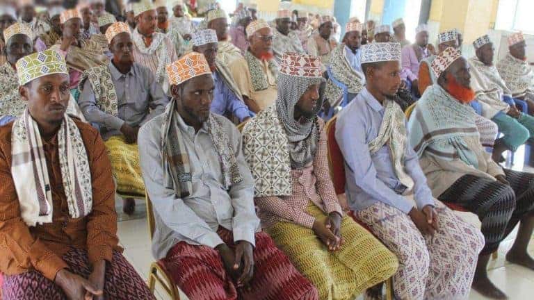 Alshabaab oo soo bandhigtay ergadii soo dooratay Prof. Jawaari iyo 76 Oday oo iska diiwaan gelisay [Sawirro]