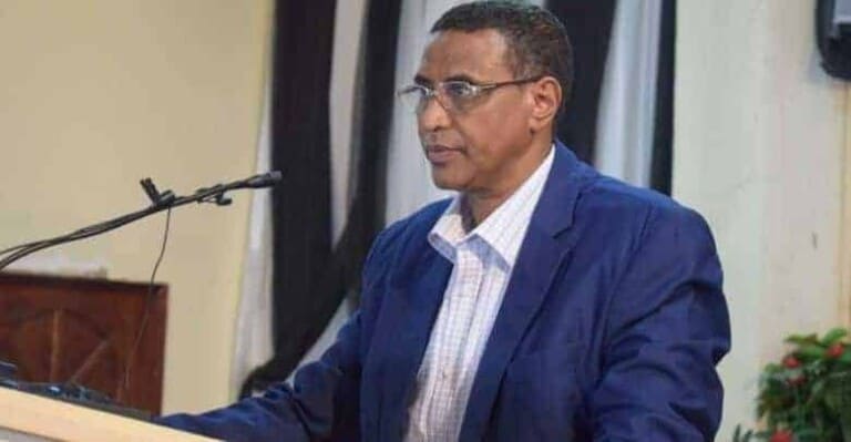 Wasaaradda Waxbarashada Somalia oo Aqoonsi kusoo rogtay Macalimiinta Dugsiyada & Jaamacadaha