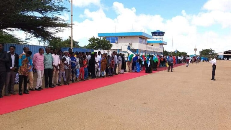 Diyaargarow si weyn loogu soo dhoweynayo Wafdiga Madaxweynaha Puntland oo ka socda Kismaayo [Sawirro]