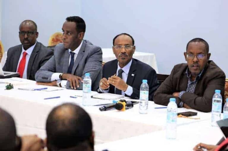 Wasiirka Maaliyadda Somalia oo markii labaad Dal kale kula shiraya Wasiirada Maaliyadda Dowlad Goboleedyada (Sawirro)