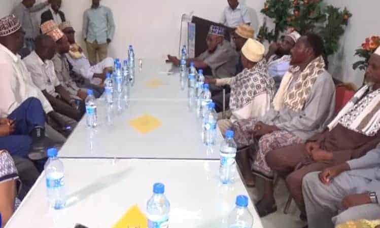 Beesha Dir oo shaacisay inuu Dagaal ku hayo Madaxweyne Farmaajo [Xil ka qaadistii Xeer ilaaliyaha oo dhalisay…]