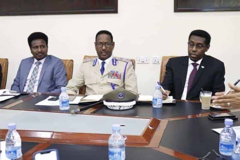 Maxaa baajiyey kulankii Guddiga joogtada Baarlamaanka la yeelan lahaa Wasiirka Amniga & Hay’adaha Amniga?