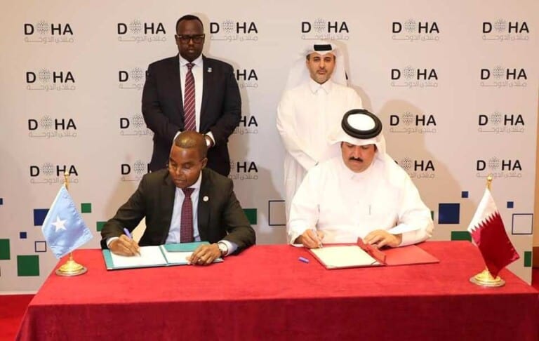 Madaxda magaalooyinka Muqdisho iyo Doha oo Heshiis kala saxiiday [Labada Caasimadood oo la mataaneynayo]