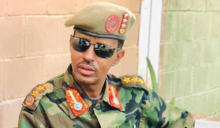 Faahfaahin: Qarax lagu weerarray Hotel ku yaalla Gaalkacyo & Taliyihii Ciidamada Dhulka Milateriga Somalia oo ka…