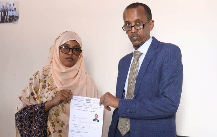 Madxweyne ku xigeenkii hore ee Galmudug oo mar kale xilkaasi isu sharxay & Shahado la gudoonsiiyey