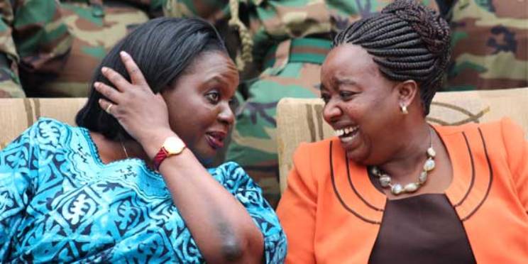 Uhuru Kenyatta oo isku-shaandheyn ku sameeyay Golaha Wasiiradiisa. (Difaaca & Arrimaha dibada oo la isku bedelay)