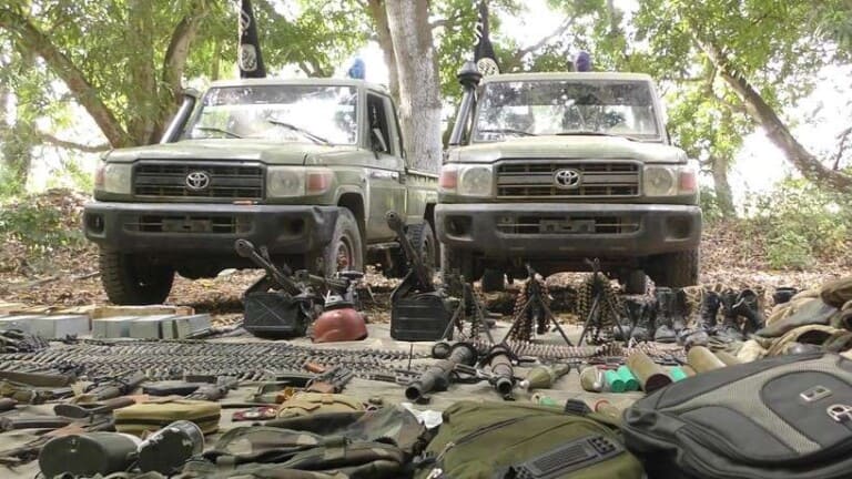 Alshabab oo soo bandhigtay Gaadiid dagaal oo ay ku qabsadeen Saldhigga Ceel-saliini (Sawirro)