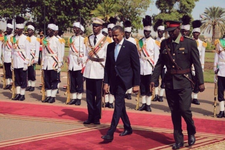 Danjiraha Somalia ee Sudan & la-taliyaha koowaad oo lagu amray inay degdeg Muqdisho kusoo galaan, kadib..