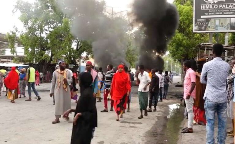 Dad Careysan oo xirtay Jid muhiim ah & Bannaanbax ka socda  Muqdisho (Duqa Muqdisho oo gaaray…)