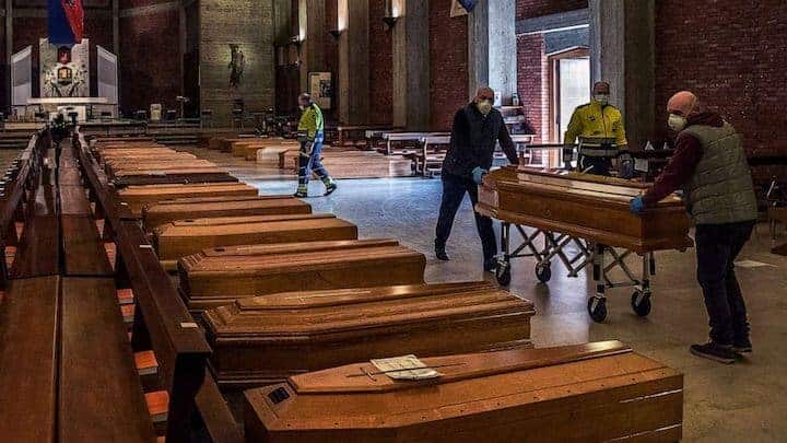 Dad ka badan 2000 Qof oo Maalin qura Mareykanka ugu dhintay Cudurka Coronavirus & Nus Milyan qof oo sida