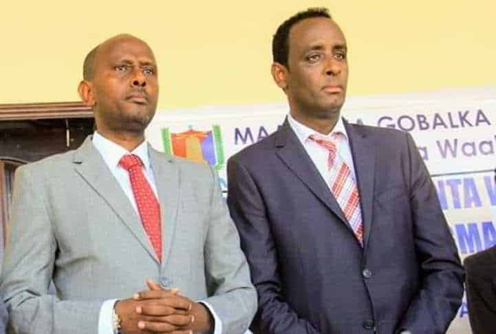 Madaxweyne Farmaajo oo xilalkii ka qaaday laba ka mida Guddoomiye ku xigeenadii G/Banadir (Wareegto)