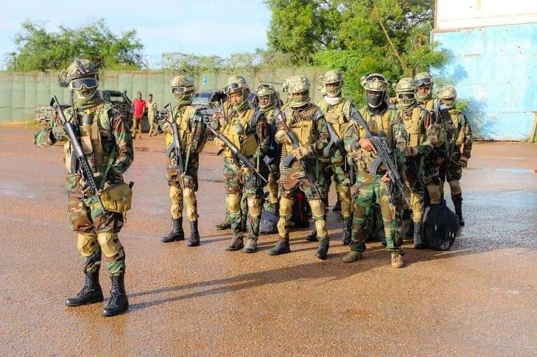 Ciidamada ugu badnaa ee ilaalada Axmed Madoobe oo gaaray Dhuusamareeb (Sawirro)