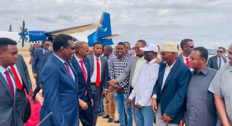 Madaxda Maamul Goboleedyada oo Ra’iisal wasaare Kheyre si weyn ugu soo dhoweeyay  Dhuusamareeb (Sawirro)