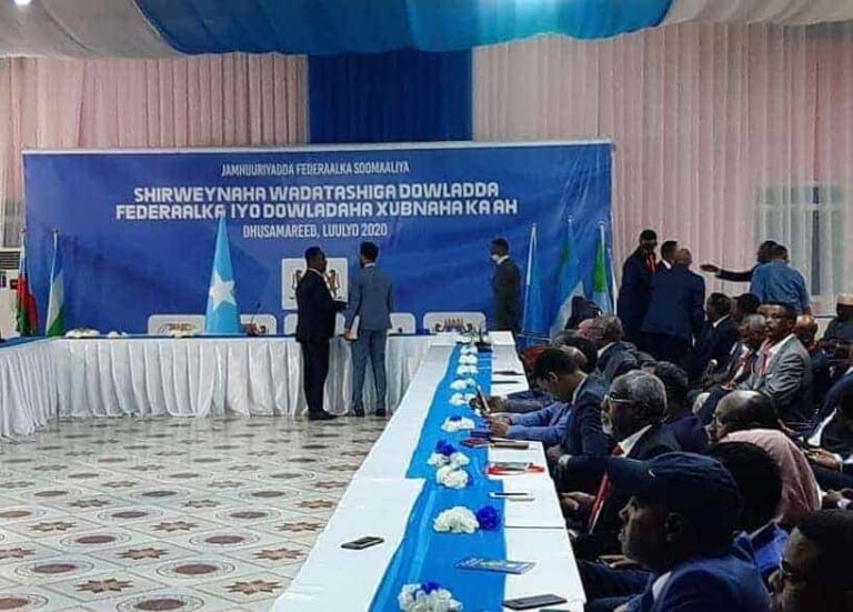 Madaxda Dowladda iyo Maamul Goboleedyada oo Caawa ku sugan Dhusamareb (Deni & Axmed Madoobe oo…)