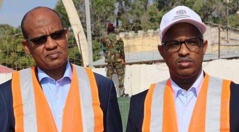 Maxaa keenay inay Wasiir iyo Wasiiru Dowle ku  dhex dagaalamaan Xafiiska Ra’iisal wasaaraha?