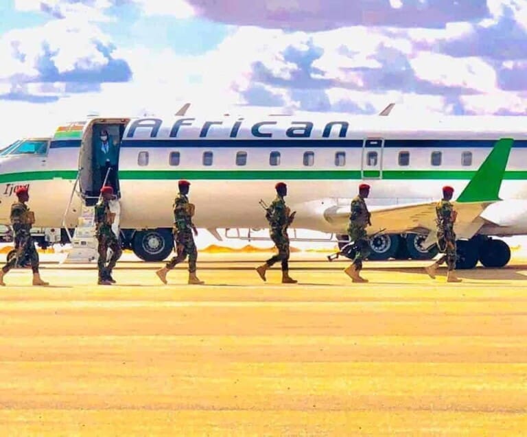 Madaxweyne Siciid Deni oo Ciidamo fara badan oo ilaaliya u diray Magaalada Muqdisho (Sawirro)