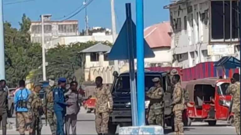 Ciidamo Gadoodsan oo Saacado xirtay Wado muhiim ah oo u dhow Madaxtooyadda Somaliya