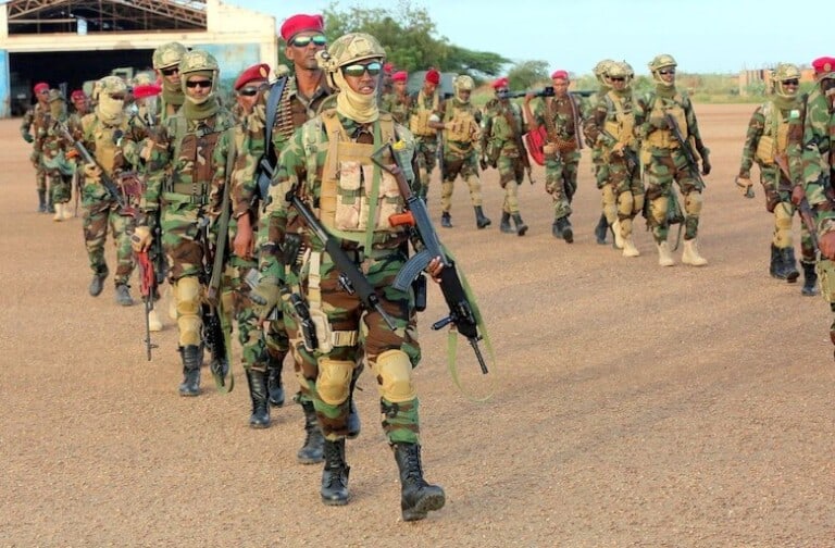 SAWIRRO: Axmed Madoobe oo Ciidamadii ugu badnaa oo si weyn u hubeysan u diray Muqdisho