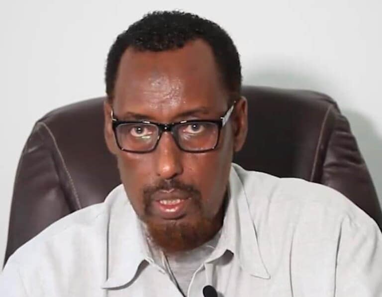 Ra’iisal wasaare Rooble oo looga digay magacaabidda Wasaarad sharci-darro ah oo xukuumadii Kheyre…