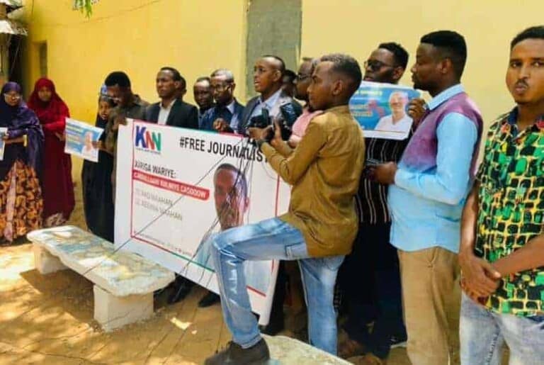 Saxafiyiinta iyo Madaxda ururrada Warbaahinta oo Bannaanbax ku dalbaday sii deynta Weriye C/llaahi Kulmiye