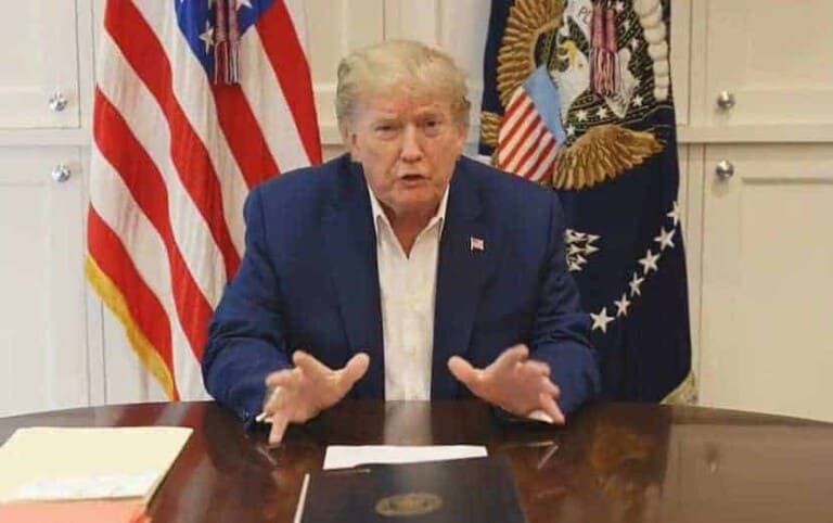 Maxaa laga ogaaday Muuqaalkii Trump kasoo duubay Isbitaalka uu ku jiro..? “Maalmo adag ayaa..”