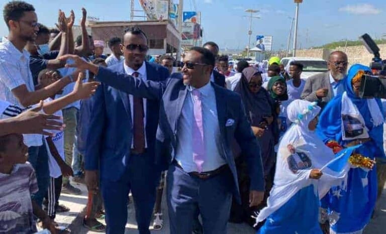 Dowladda Federalka oo Amar kusoo rogtay Garoonka Diyaaradaha Muqdisho & Musharax lagu fuliyey…