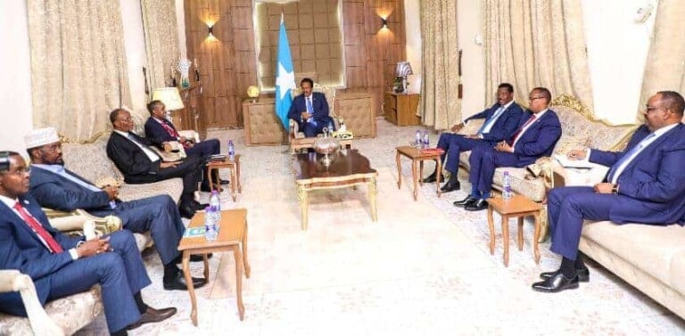 Shirkii Dhuusamareeb 4 oo lagu kala tegay iyo Farmaajo oo kusoo jeeda kulanka Baarlamanka ee Muqdisho