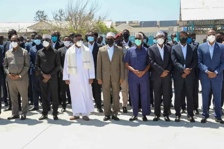 Madaxda Dowladda iyo Mucaaradka oo wadajir uga qeyb galay Janaasadii Marxuum Cali Mahdi (Sawirro)